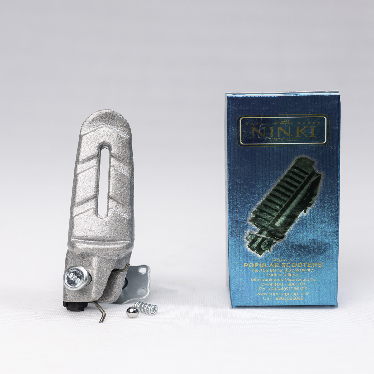 Reposapiés delantero izquierdo